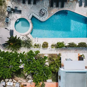 https://la-villa-cannes-croisette.fr-provencehotel.com
